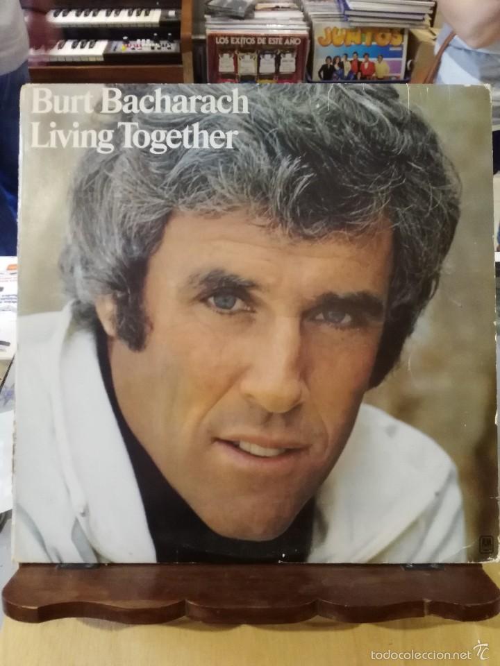 Discos de vinilo: Burt Bacharach - Living Together - Foto 1