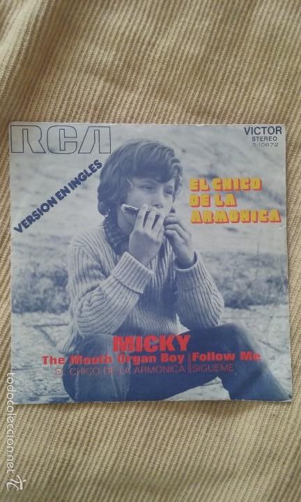 Discos de vinilo: MICKY - EL CHICO DE LA ARM&Oacute;NICA - S&Iacute;GUEME -Raro VERSION EN INGLES - Foto 1