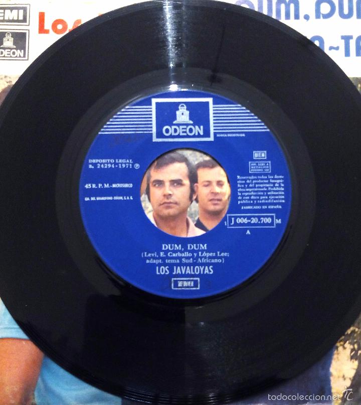 Discos de vinilo: SINGLE LOS JAVALOYAS - DUM, DUM - RA-TA-TA - ODEON 1971. - Foto 3
