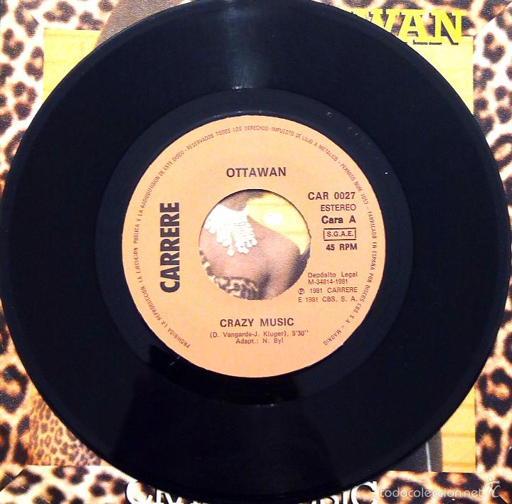 Discos de vinilo: SINGLE OTTAWAN - CRAZY MUSIC - CBS 1981. - Foto 3