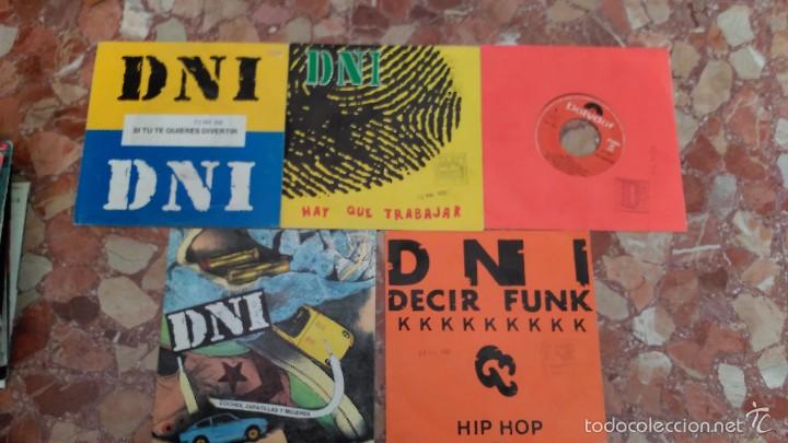 Discos de vinilo: D.N.I LOTE DE 5 SINGLES - Foto 1