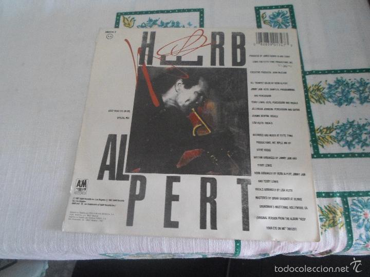 Discos de vinilo: HERB ALPERT KEEP YOUR EYE ON ME - Foto 2