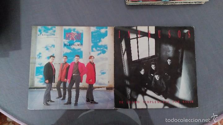 Discos de vinilo: LOTE 2 SINGLES INTRUSOS - Foto 1
