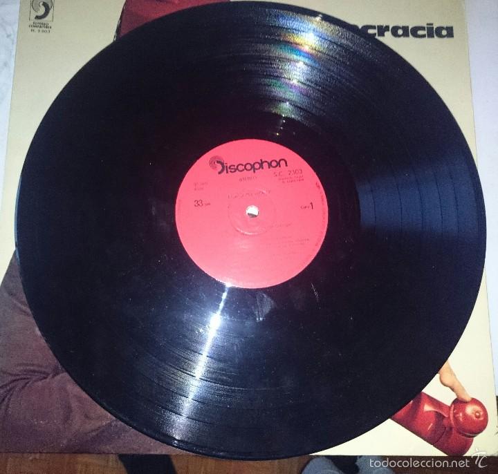 Discos de vinilo: EMILIO EL MORO : LA DEMOCRACIA (DISCOPHON 1976) - Foto 2