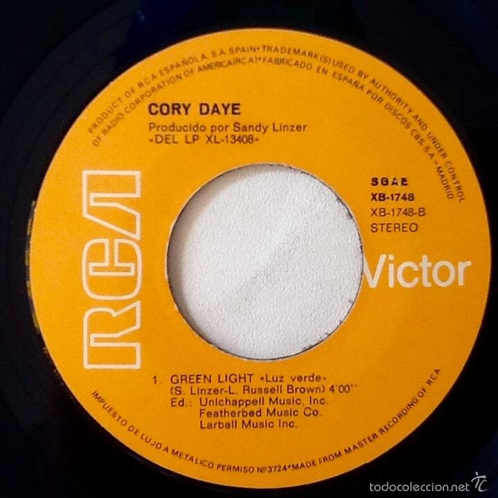 Discos de vinilo: CORY DAYE : POW WOW / GREEN LIGHT [RCA - ESP 1979] 7&rdquo; - Foto 3