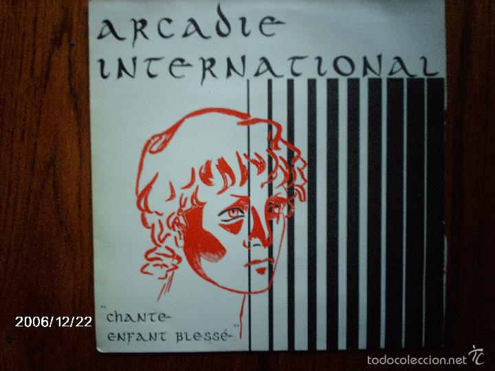 Disques de vinyle: arcadie international -  l&acute; enfant des dunes d&acute; or   +  chante enfant blesse