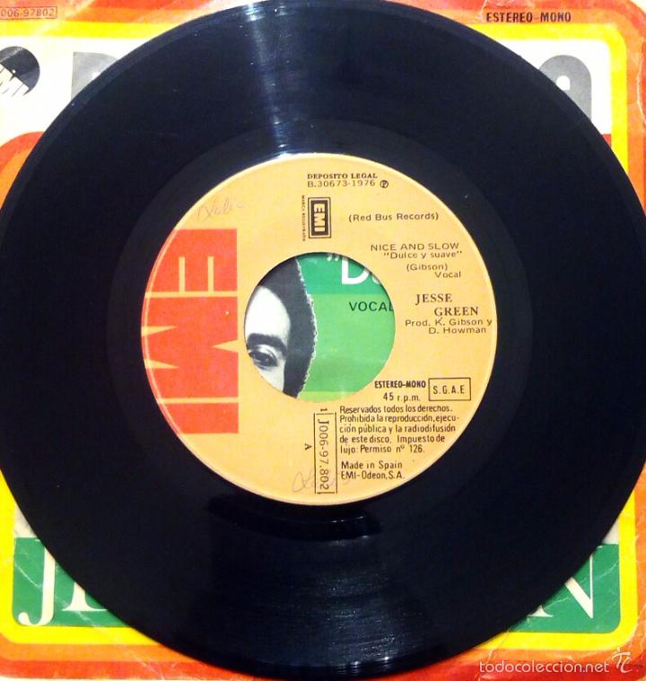 Discos de vinilo: SINGLE JESSE GREEN - NICE AND SLOW - EMI 1976. - Foto 3