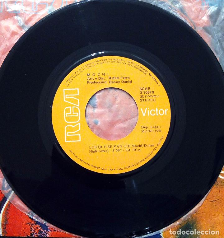Discos de vinilo: SINGLE MOCHI - LOS QUE SE VAN - RCA 1971. - Foto 4