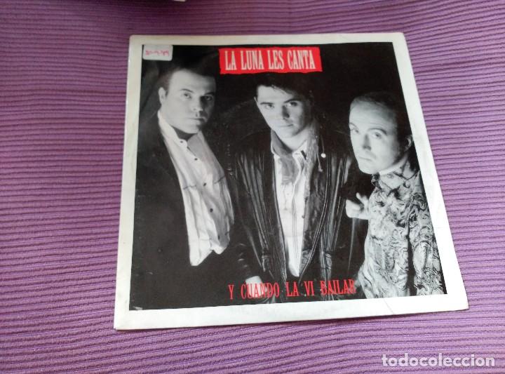 Discos de vinilo: LA LUNA LES CANTA LOTE 3 SINGLES - Foto 4
