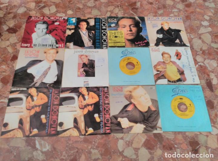 Discos de vinilo: JASON DONOVAN LOTE 12 SINGLES - Foto 1