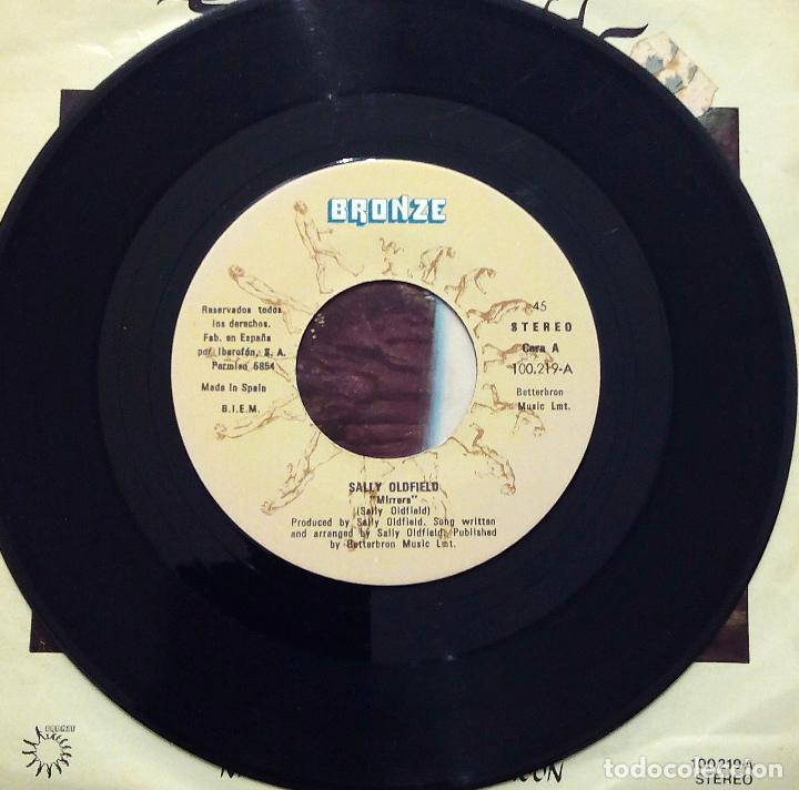 Discos de vinilo: SINGLE SALLY OLDFIELD - MIRRORS - ARIOLA 1979. - Foto 3