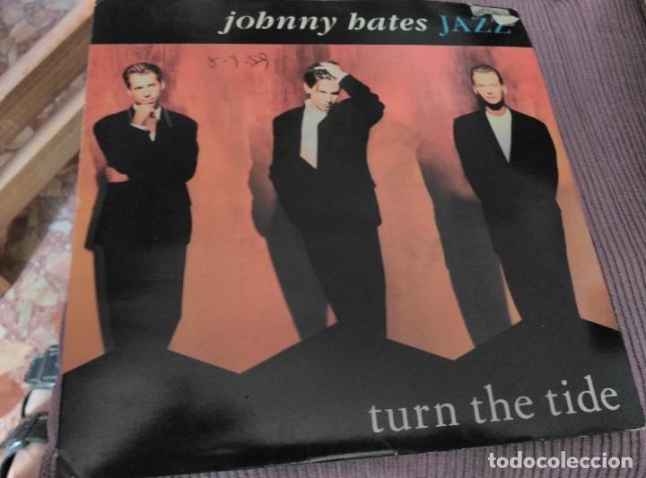 Discos de vinilo: JOHNNY HATES LOTE 2 SINGLES - Foto 3