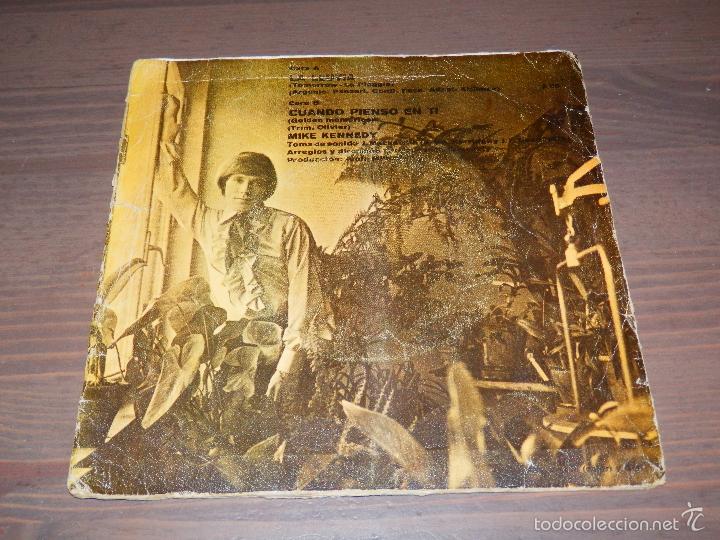 Discos de vinilo: MIKE KENNEDY LA LLUVIA SINGLE VINILO SVG - Foto 2