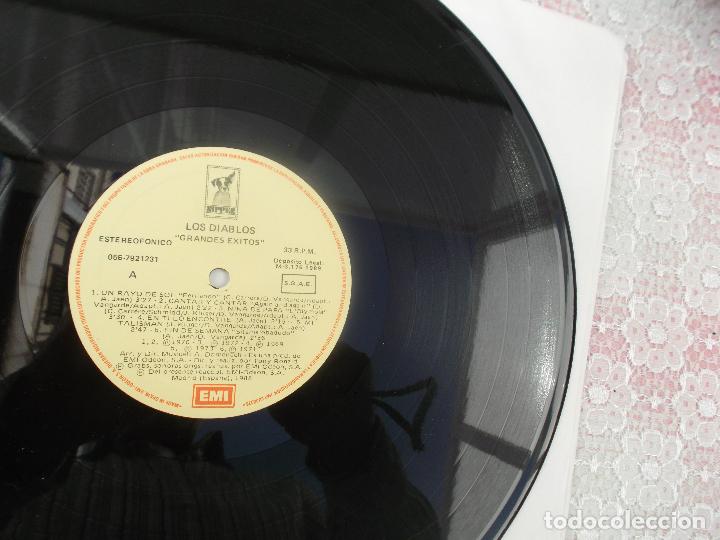 Discos de vinilo: LOS DIABLOS GRANDES EXITOS 1989 NIPPER - EMI - Foto 2