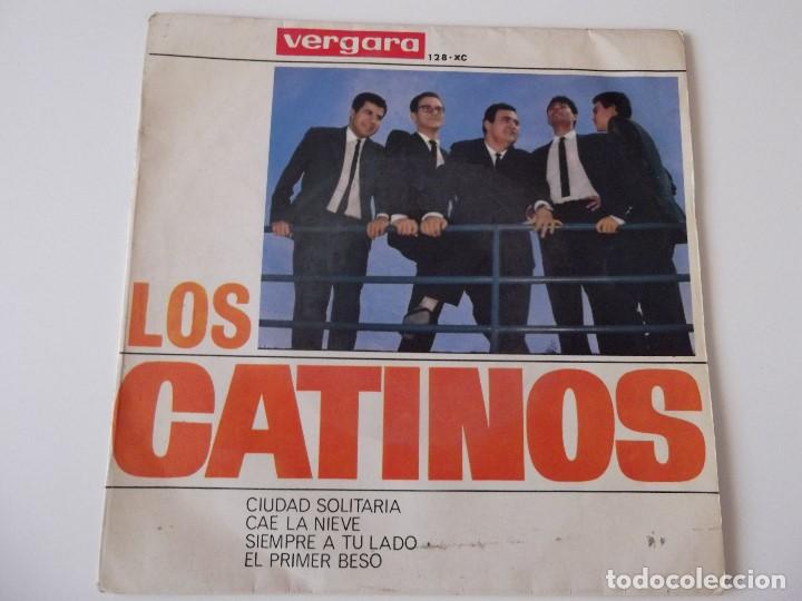 Discos de vinilo: LOS CATINOS - Cae la nieve - Foto 1