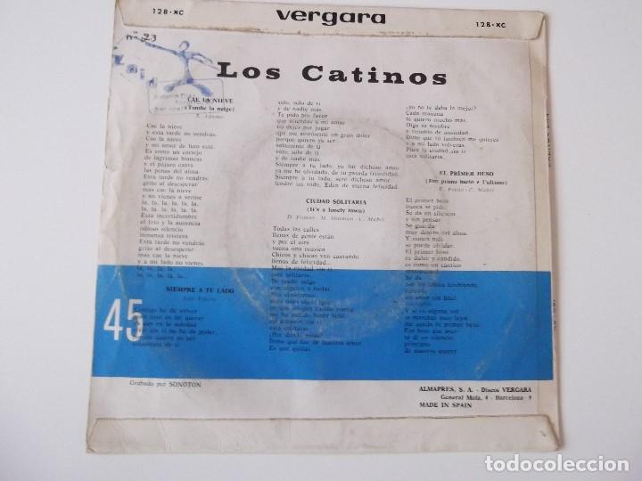 Discos de vinilo: LOS CATINOS - Cae la nieve - Foto 2