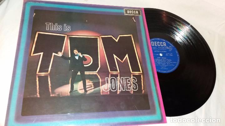 Discos de vinilo: DISCO THIS IS TOM JONES. LP DECCA. ED. ESP - 1981 - Foto 1