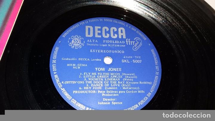 Discos de vinilo: DISCO THIS IS TOM JONES. LP DECCA. ED. ESP - 1981 - Foto 2