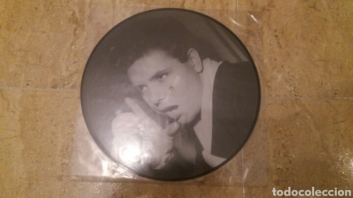 Discos de vinilo: CLIFF RICHARD .MOVE IT. LP 1985.PICTURE DISC. - Foto 2