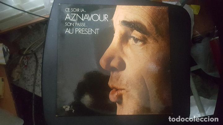 Discos de vinilo: AZNAVOUR, SON PASS&Eacute;, AU PRESENT,... 1974 - Foto 1