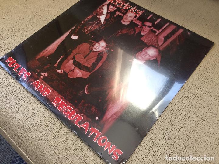 Discos de vinilo: THE NEGATIVES (Swe) -RULES AND REGULATIONS- (2002) LP DISCO VINILO - Foto 2