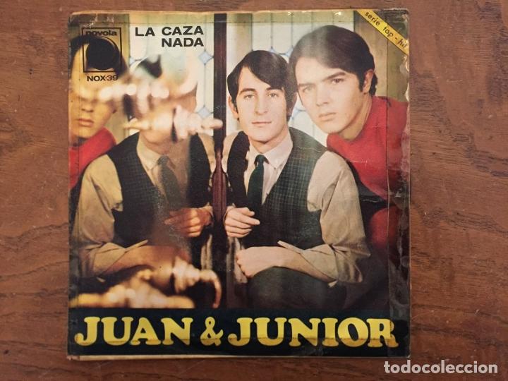 Discos de vinilo: LOTE DE TRES SINGLES DE JUAN Y JUNIOR - Foto 4