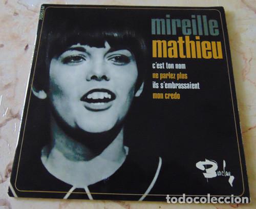 Discos de vinilo: MIREILLE MATHIEU - CEST TON NOM - NE PARLEZ PLUS - ILS S EMBRASSAIENT.-.MON CREDO -.EP - Foto 1