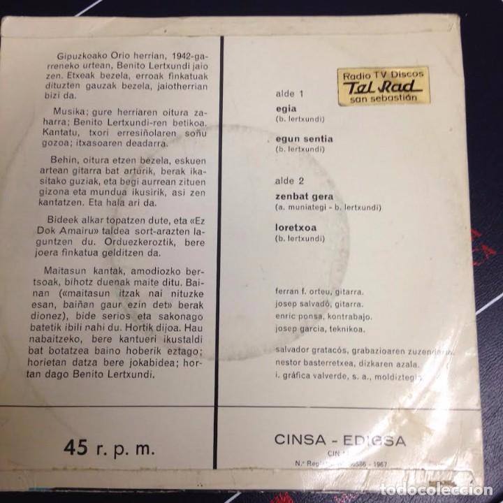 Discos de vinilo: Primer Single (1967) de Benito Lertxundi en euskera. - Foto 2