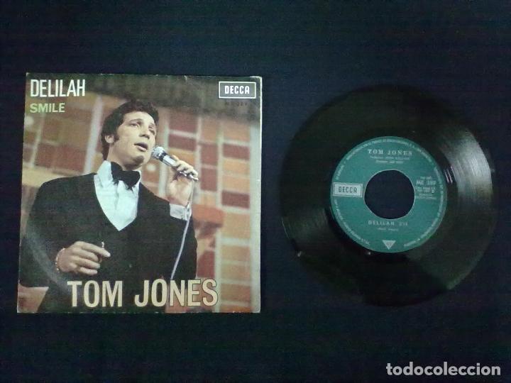 Discos de vinilo: TOM JONES DELILAH SMILE - Foto 1