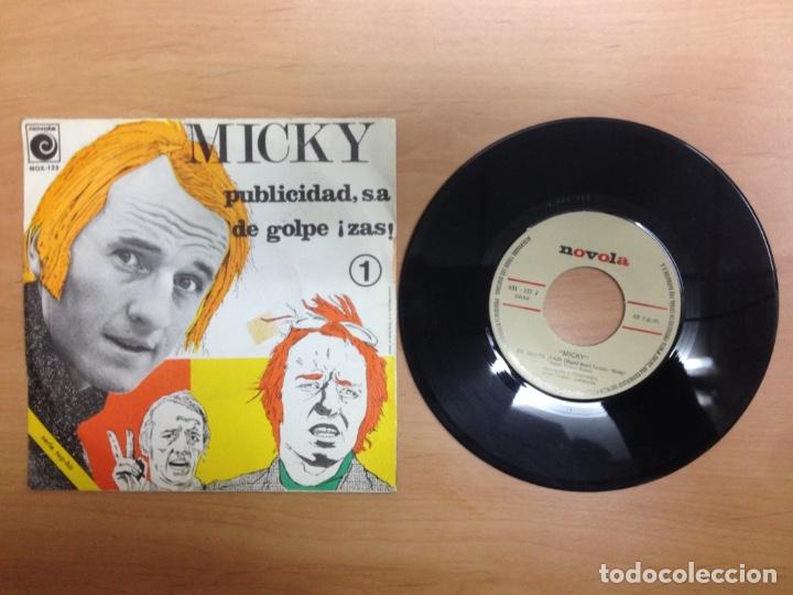 Discos de vinilo: SINGLE MICKY PUBLICIDAD S.A - DE GOLPE ZAS - Foto 2