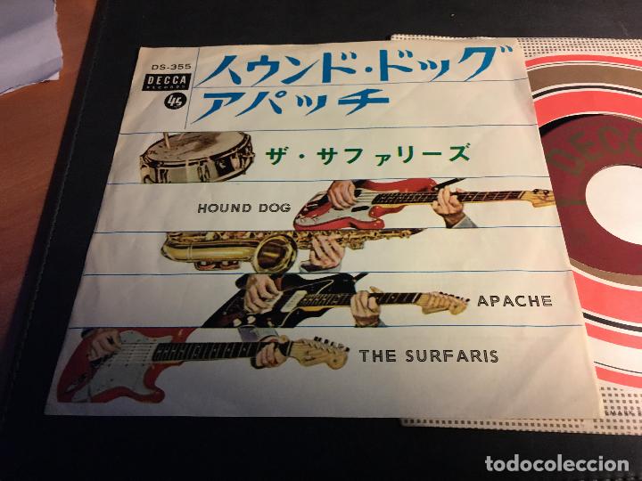 Discos de vinilo: THE SURFARIS ( HOUND DOG / APACHE) SINGLE JAPAN (EPI6) - Foto 1