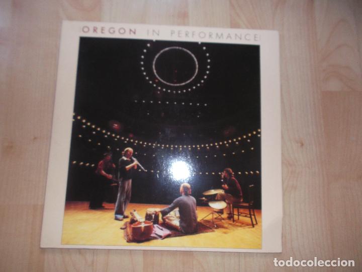 Discos de vinilo: OREGON IN PERFORMANCE 2 LPS 1980 - Foto 1