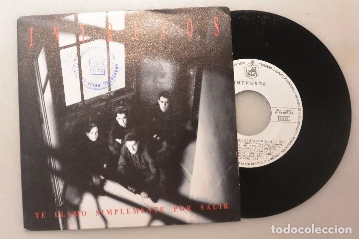 Discos de vinilo: Disco de vinilo Intrusos Te llamo simplemente por salir - Foto 1