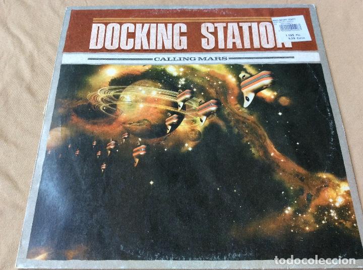 Discos de vinilo: Docking Station.  Calling Mars. Warner 2001 - Foto 1