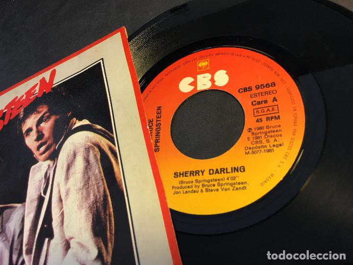 Discos de vinilo: BRUCE SPRINGSTEEN (SHERRY DARLING) SINGLE ESPA&Ntilde;A 1981 (EPI6) - Foto 2