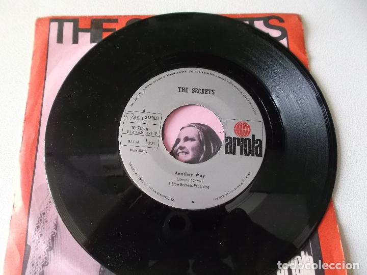 Discos de vinilo: THE SECRETS - ANOTHER WAY - SOMETIMES - 1972 ARIOLA ED ESPA&Ntilde;OLA - Foto 4