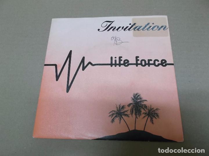 Discos de vinilo: LIFE FORCE (SN) INVITATION A&Ntilde;O 1984 - Foto 1