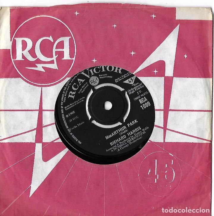 Discos de vinilo: RICHARD HARRIS: MAC ARTHUR PARK / PAPER CHASE - Foto 1