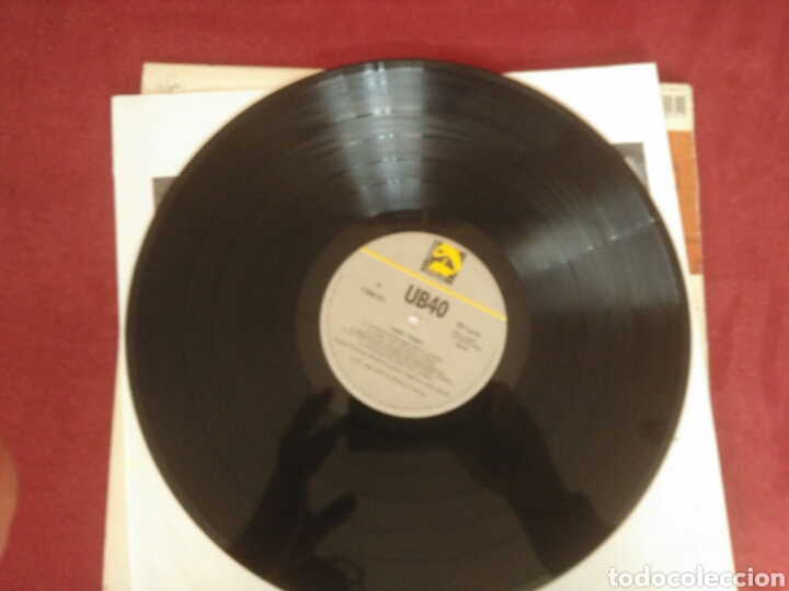 Discos de vinilo: UB40 1988 reggae - Foto 6