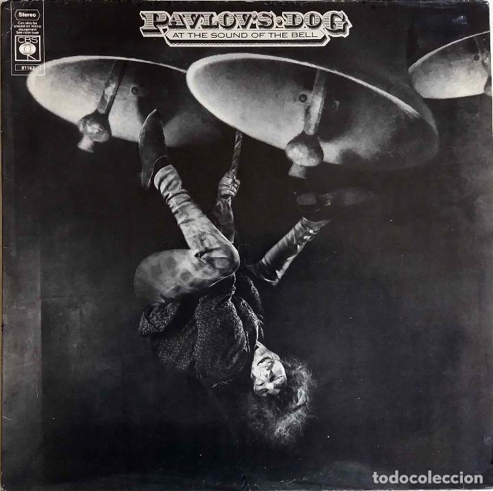 Discos de vinilo: PAVLOV S DOG, AT THE SOUND OF THE BELL. LP REINO UNIDO, UK A&Ntilde;O 1976. LABEL CBS AMARILLO Y NARANJA