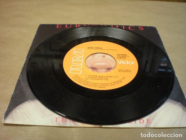 Discos de vinilo: Eurythmics, Thorn in my side - In this town - Foto 3