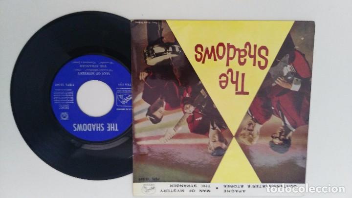 Discos de vinilo: disco antiguo the shadows  man - Foto 1