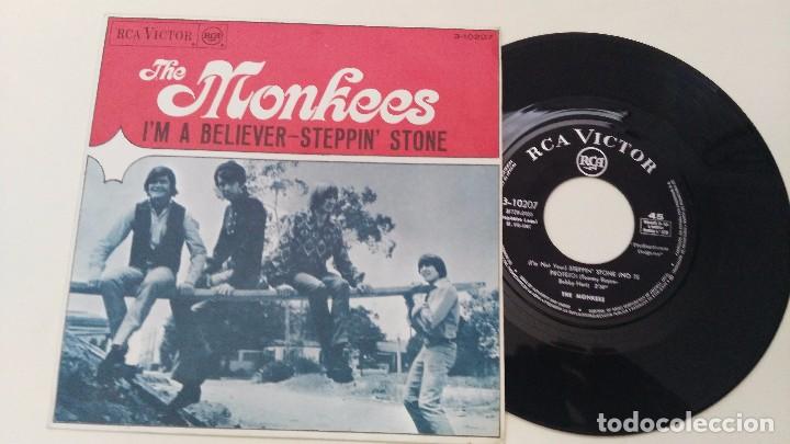 Discos de vinilo: disco antiguo the monkees beliver - Foto 1