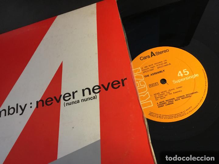 Discos de vinilo: THE ASSEMBLY (NEVER NEVER) MAXI SINGLE (B-30) - Foto 2