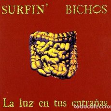 Discos de vinilo: LP SURFIN BICHOS LA LUZ EN TUS ENTRAÑAS VINILO + CD OFERTA TEMPORAL. Lote 402193104