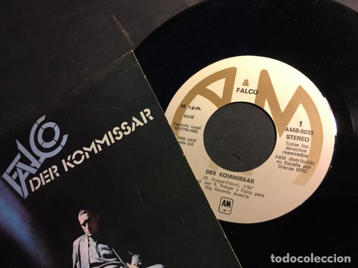 Discos de vinilo: FALCO ( DER KOMMISSAR) SINGLE ESPA&Ntilde;A (EPI8) - Foto 2