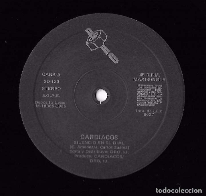Discos de vinilo: CARDIACOS: LA COSTA OESTE / SILENCIO EN EL DIAL - Foto 4