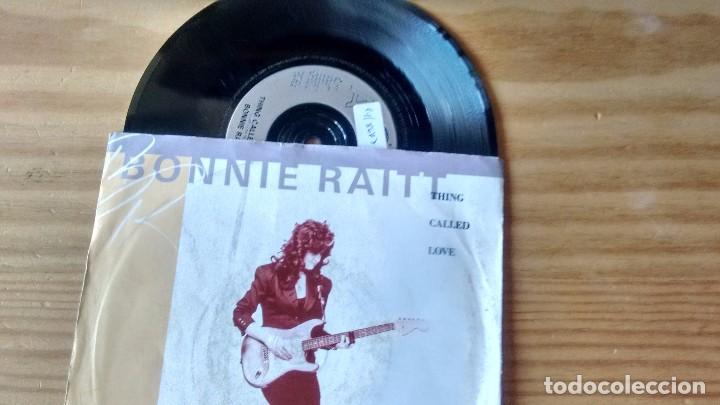 Discos de vinilo: SINGLE (VINILO) DE BONNIE RAITT A&Ntilde;OS 80 - Foto 1