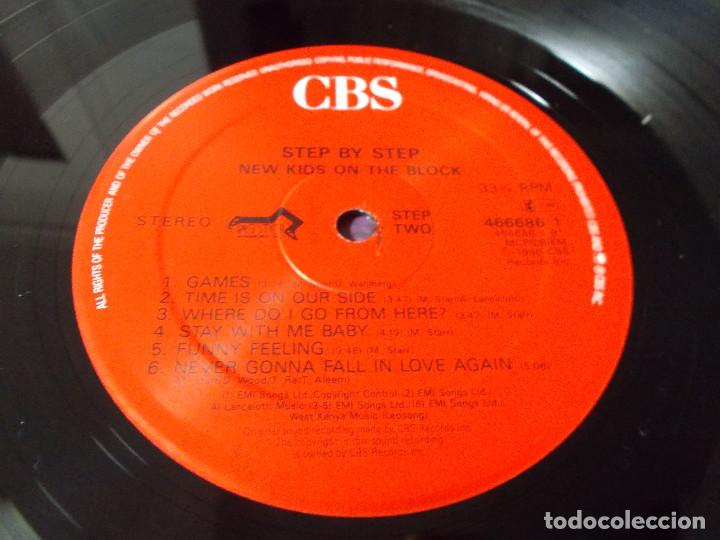 Discos de vinilo: NEW KIDS ON THE BLOCK. STEP BY STEP - Foto 3