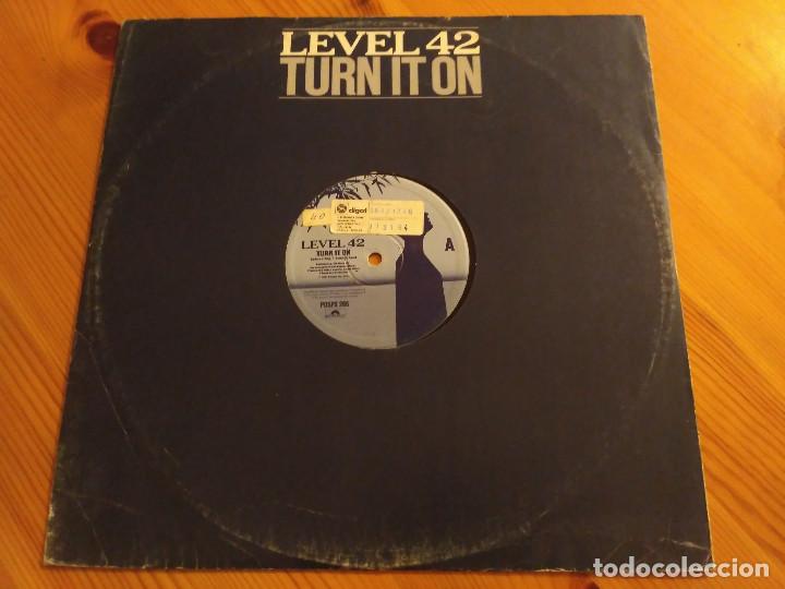Discos de vinilo: Level 42 - Turn it on - Foto 2